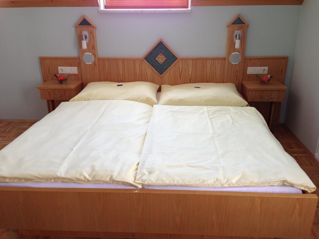 Apartamento Haus Rose Wenigzell Habitación foto